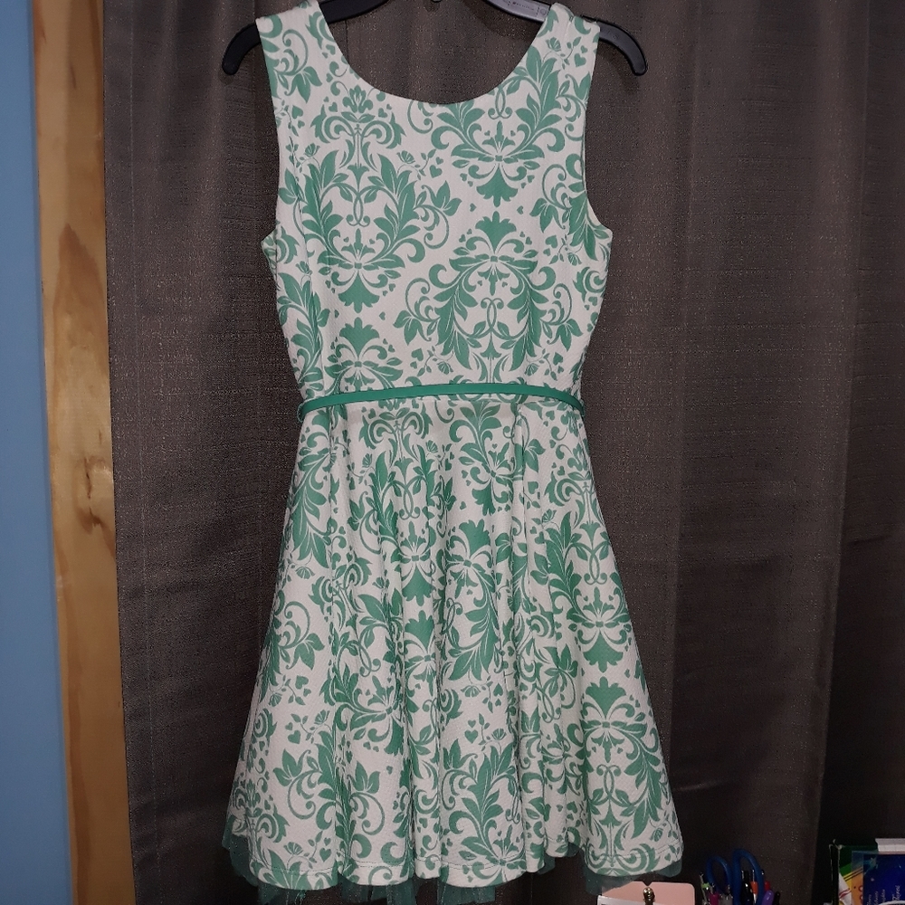 Dress - Picture 2 of 3